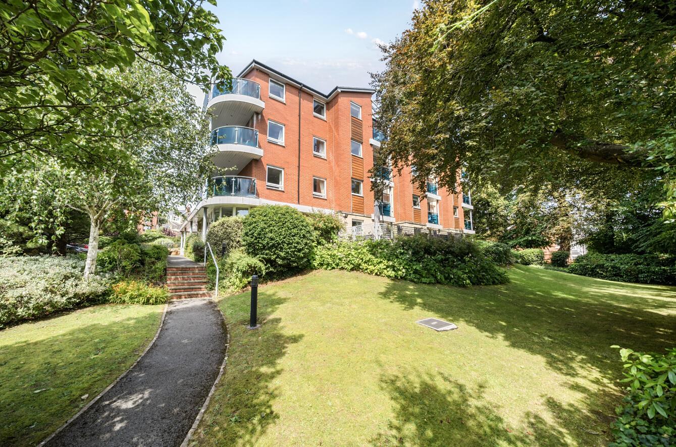 Pantygwydr Court, Uplands, Swansea, SA2 0AW